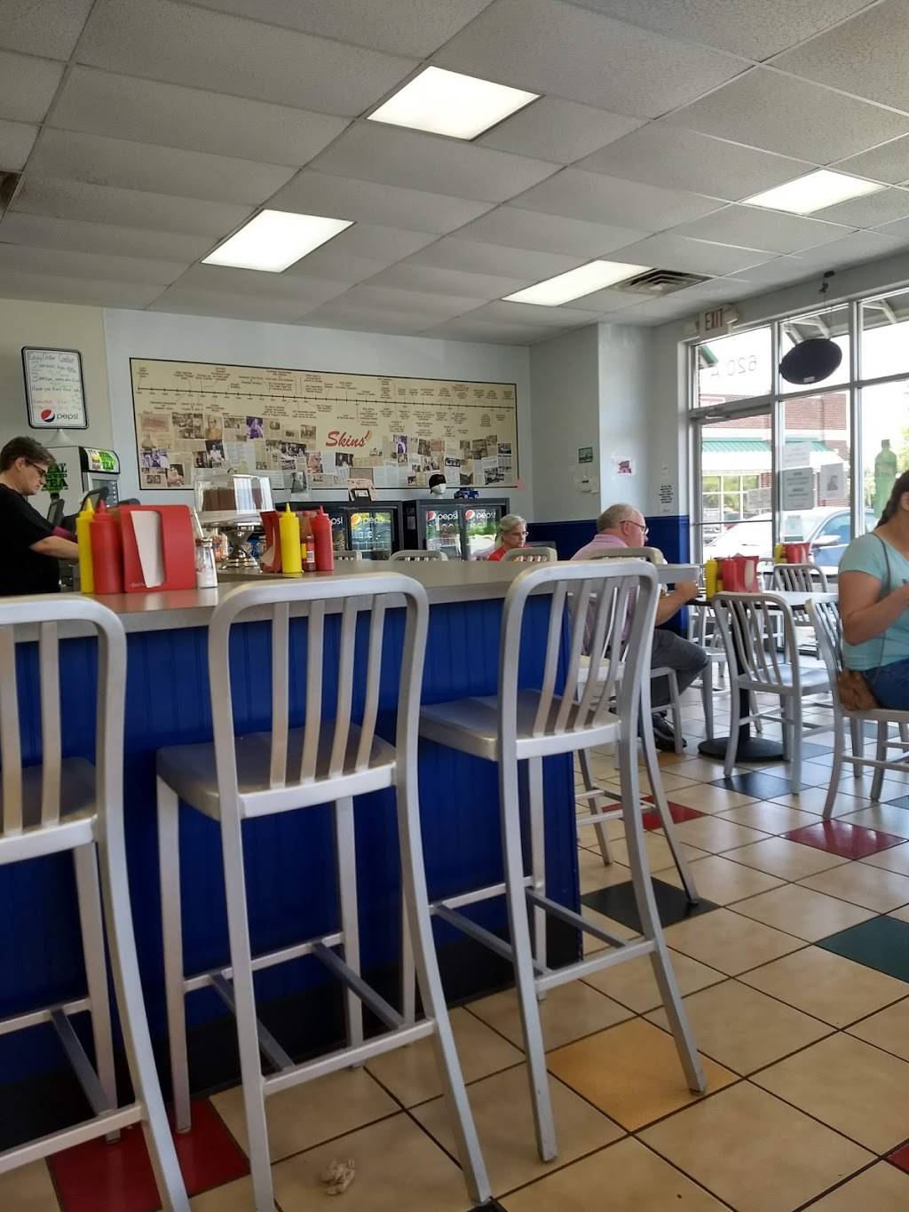 Skins Hotdogs | restaurant | 620 Congaree Rd A, Greenville, SC 29607, USA | 8642347005 OR +1 864-234-7005