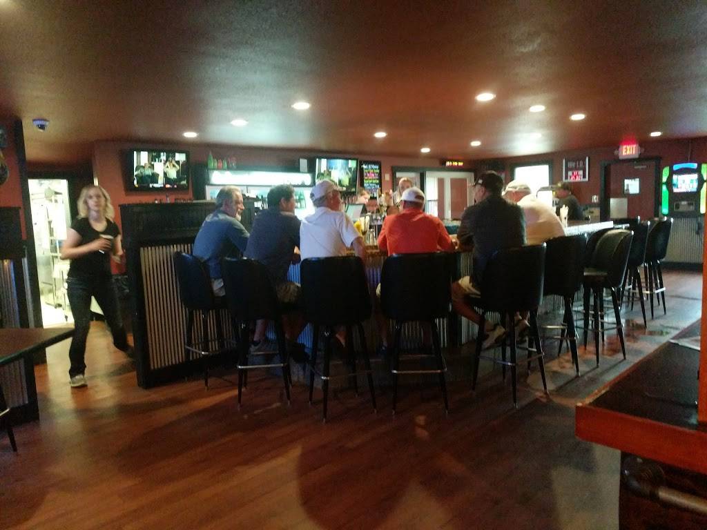 Roosters Roadhouse | restaurant | 1767 Co Rd T, New Richmond, WI 54017, USA | 7152469910 OR +1 715-246-9910