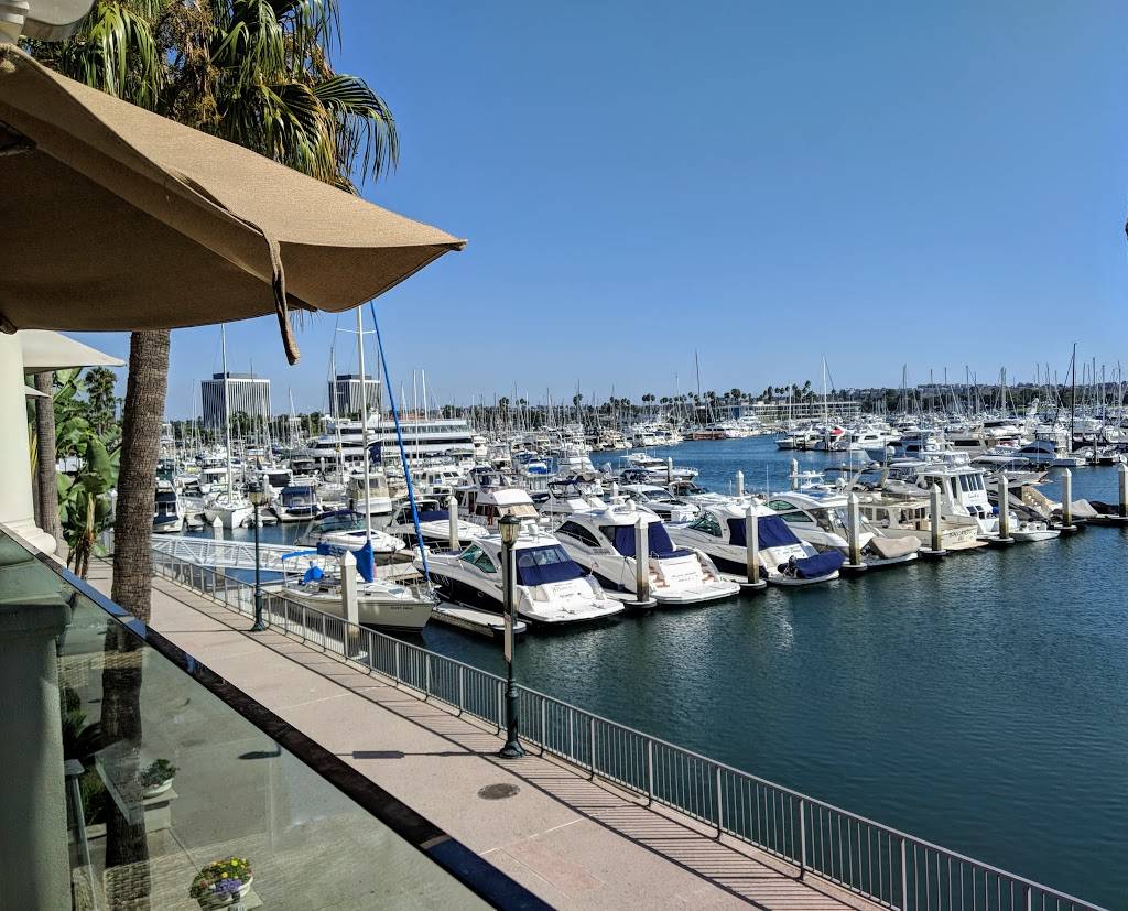 Cast & Plow | restaurant | 4375 Admiralty Way, Marina Del Rey, CA 90292, USA | 3105744333 OR +1 310-574-4333