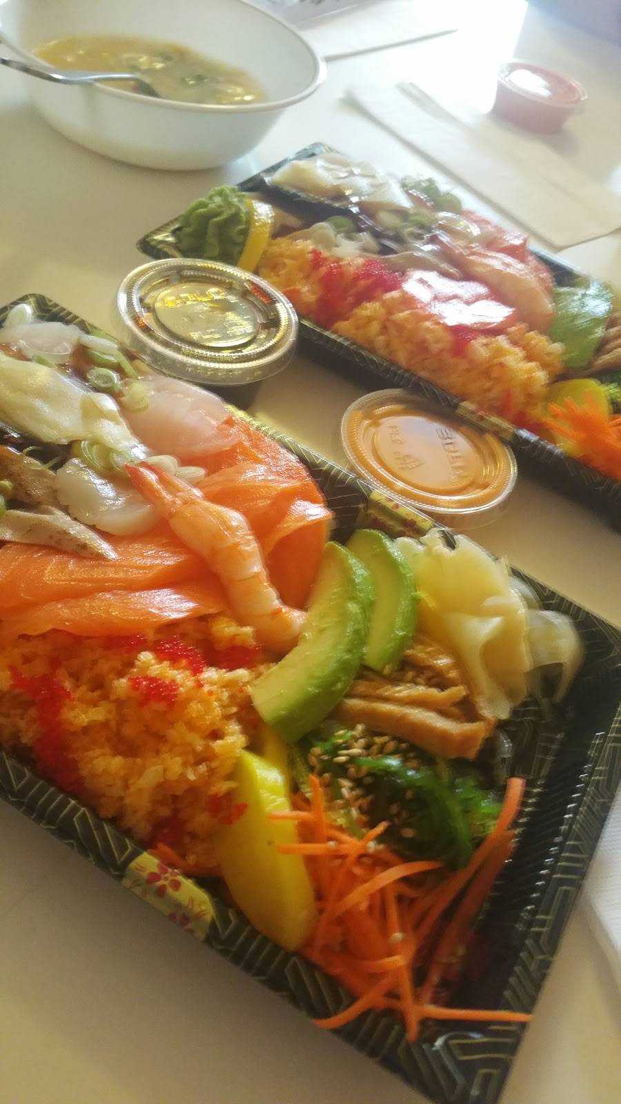 Goong Sushi Restaurant | restaurant | 6700 Chemin de la Côte-des-Neiges, Montréal, QC H3S 2B2, Canada | 5143401004 OR +1 514-340-1004