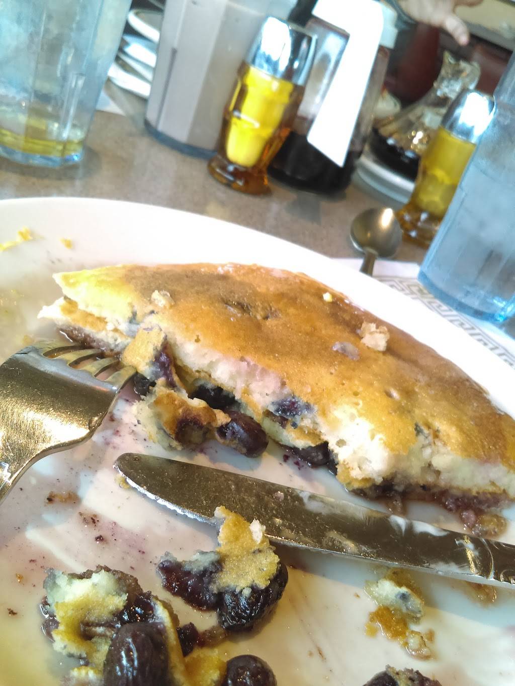 Sterling Family Restaurant | restaurant | 4513 N Sterling Ave, Peoria, IL 61615, USA | 3096864513 OR +1 309-686-4513