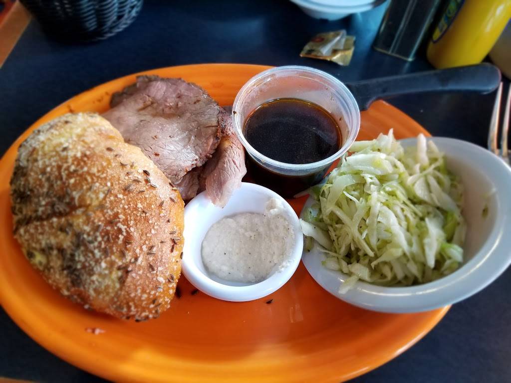 Crossroads Delicatessen | restaurant | 2795 Hedberg Dr, Minnetonka, MN 55305, USA | 9525466595 OR +1 952-546-6595