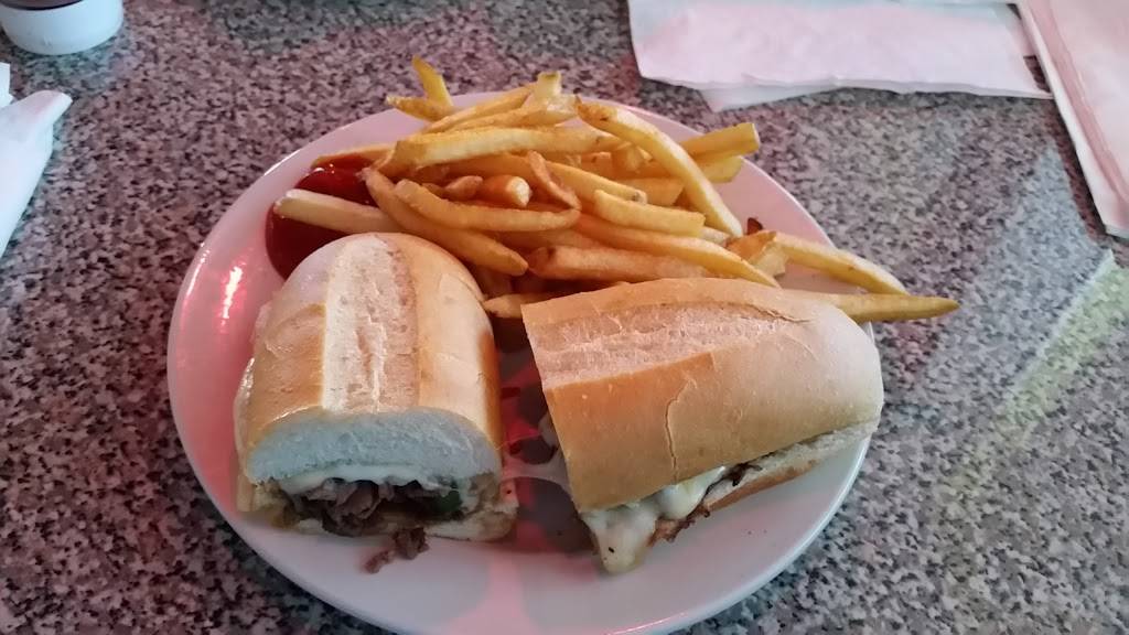 Cherrys Bar & Grill | restaurant | Church View, 16144, Churchview Dr, Lithia, FL 33547, USA | 8133248912 OR +1 813-324-8912