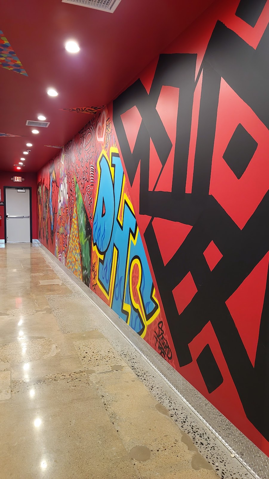 Daves Hot Chicken | restaurant | 3301 S Mooney Blvd Suite 101, Visalia, CA 93277, USA | 5594090770 OR +1 559-409-0770