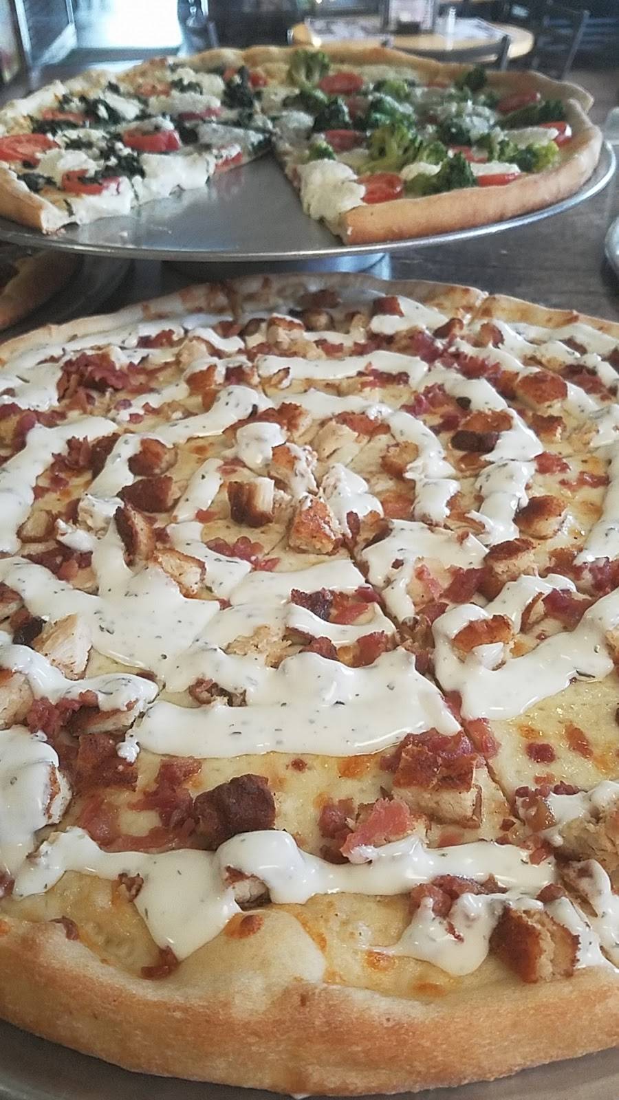 Capri Pizza Restaurant & Bar | restaurant | 5855 Easton Rd, Plumsteadville, PA 18949, USA | 2157668440 OR +1 215-766-8440