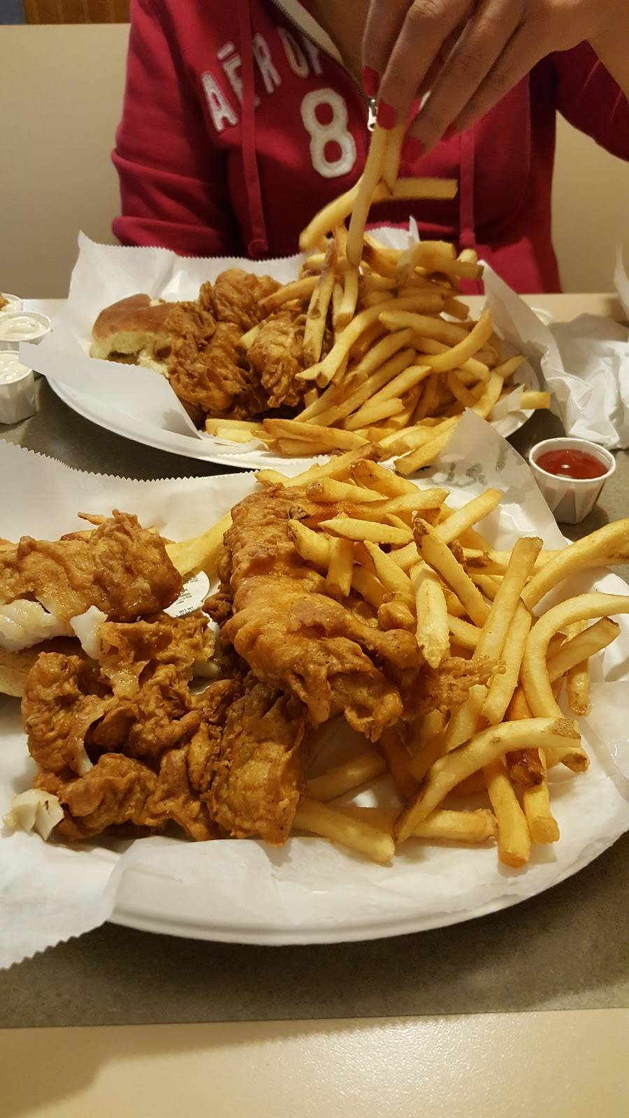 Chicken Coop Inc | restaurant | 712 S Main St, Watervliet, MI 49098, USA | 2694634848 OR +1 269-463-4848