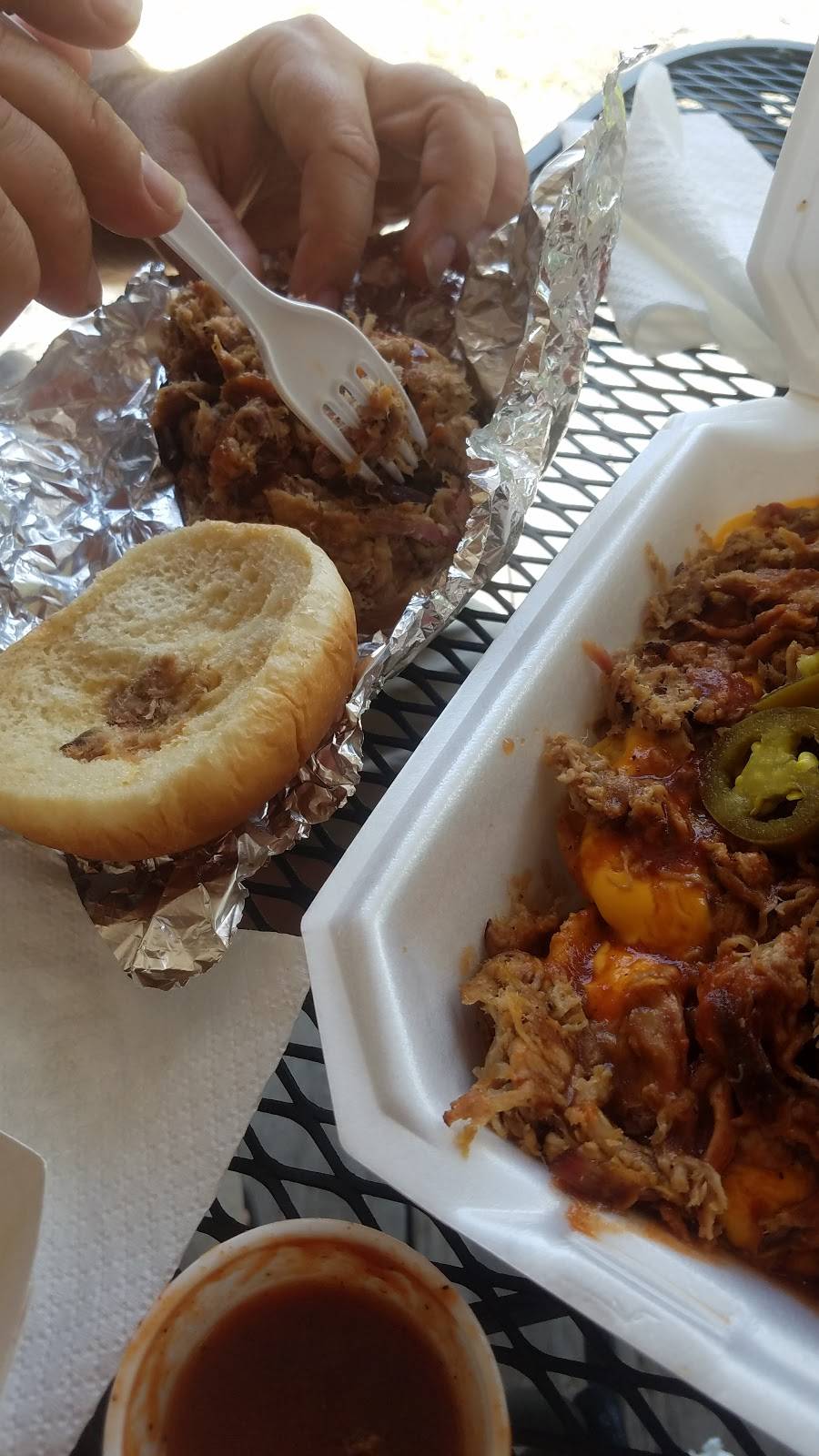 Big Blues Que | restaurant | 400 S Broad St, Creal Springs, IL 62922, USA | 6189221130 OR +1 618-922-1130