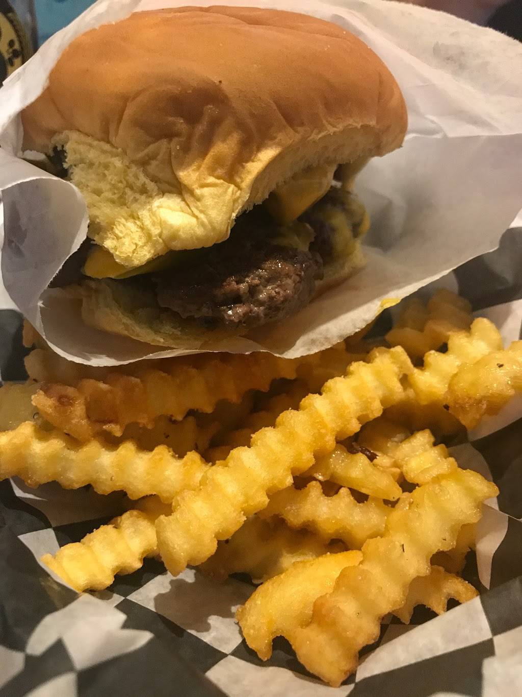 Jack Browns Beer & Burger Joint RVA | restaurant | 5810 Grove Ave, Richmond, VA 23226, USA | 8042851758 OR +1 804-285-1758