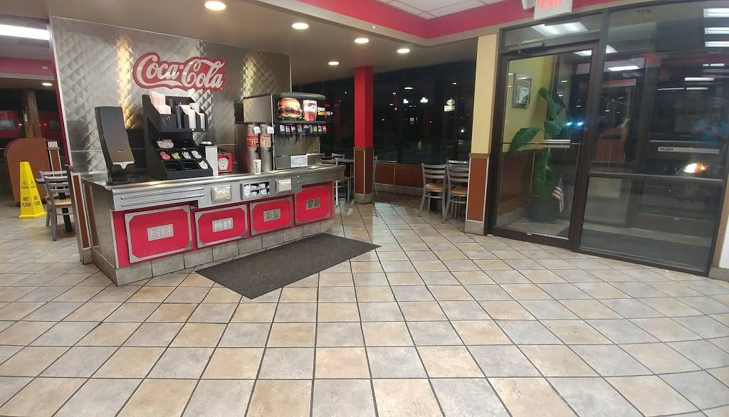 Hardees | restaurant | 1102 Peoria St, Washington, IL 61571, USA | 3094442023 OR +1 309-444-2023