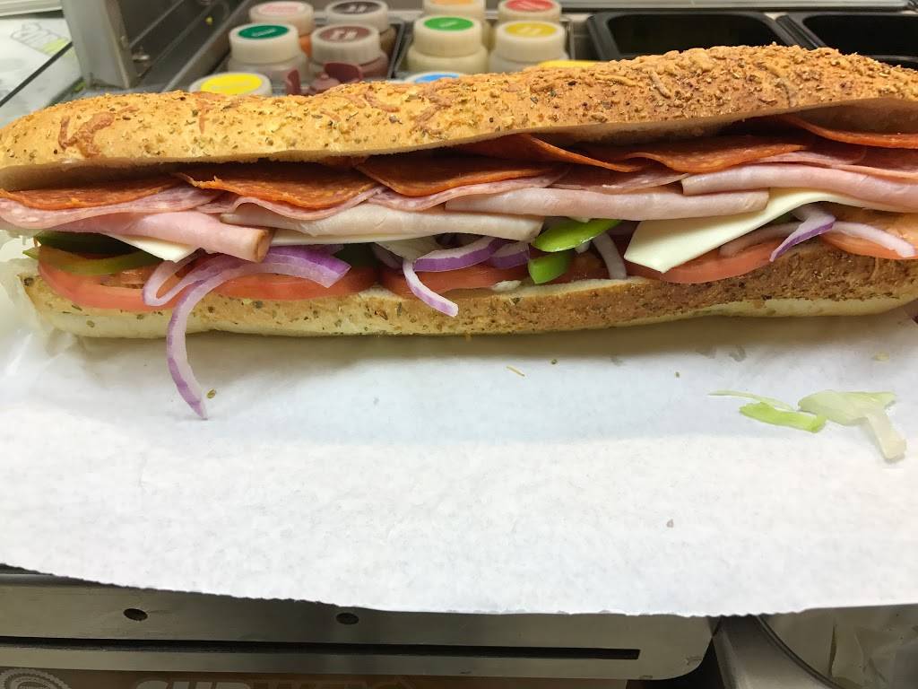 Subway | restaurant | 2750 Milwaukee Rd, Beloit, WI 53511, USA | 6083616349 OR +1 608-361-6349