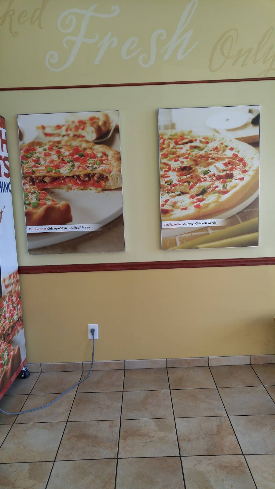 Papa Murphys Take N Bake Pizza | meal takeaway | 1028 Oberlin Rd, Raleigh, NC 27605, USA | 9193220344 OR +1 919-322-0344