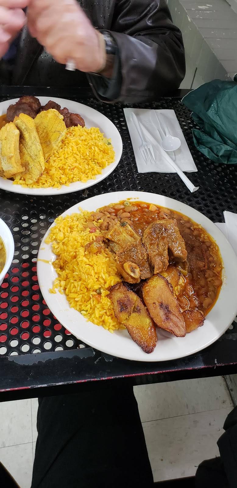 Antojitos Colombianos | restaurant | 704 Park St, Hartford, CT 06106, USA | 8602476449 OR +1 860-247-6449