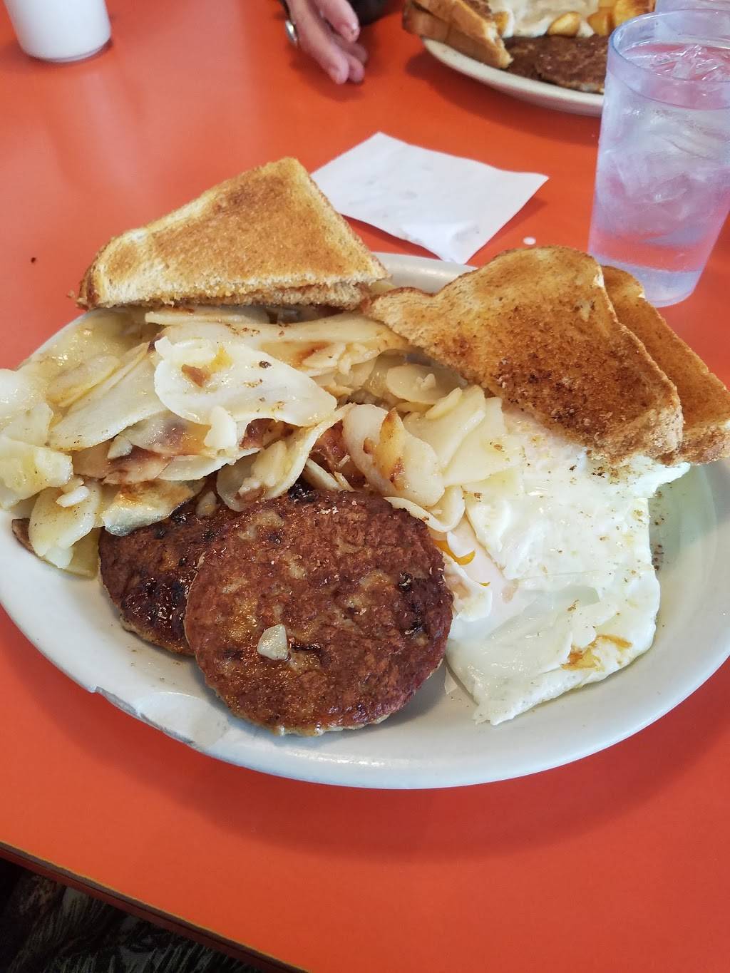 Friendlys | restaurant | 2115 Main St, Elwood, IN 46036, USA | 7655525333 OR +1 765-552-5333