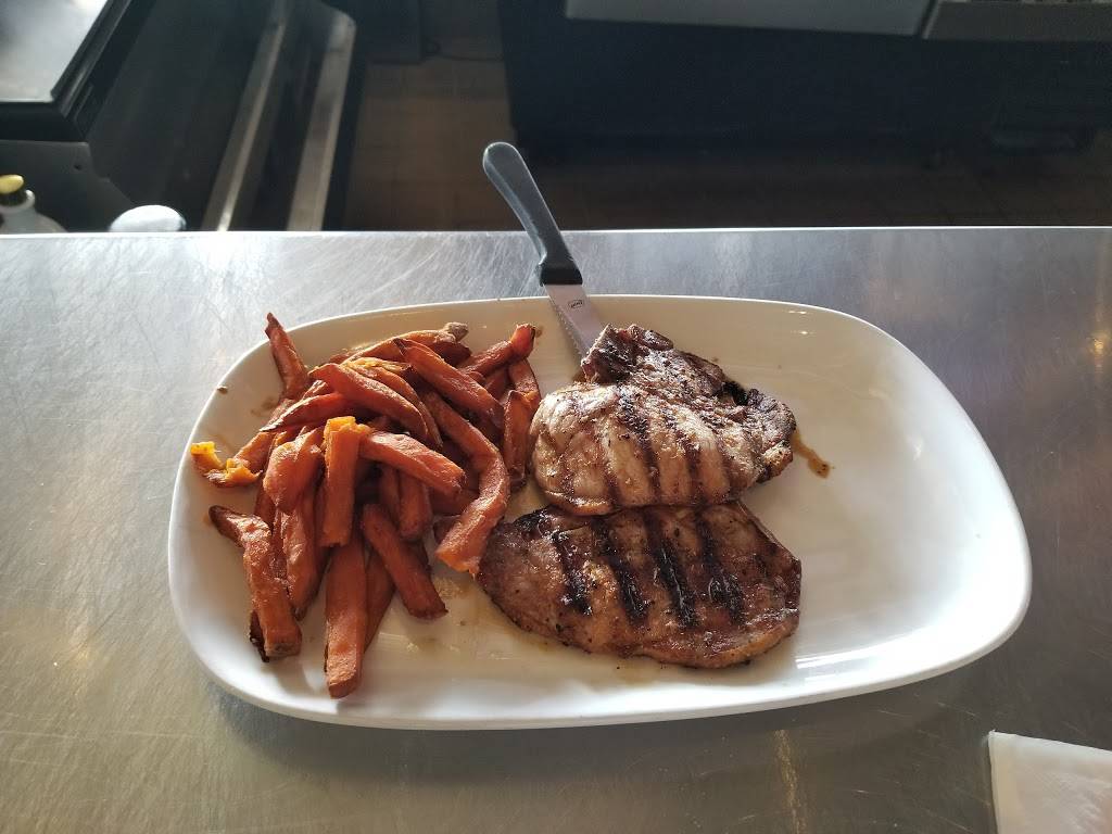 Bombshells | restaurant | 15119 I-35, Pflugerville, TX 78660, USA | 5126702662 OR +1 512-670-2662