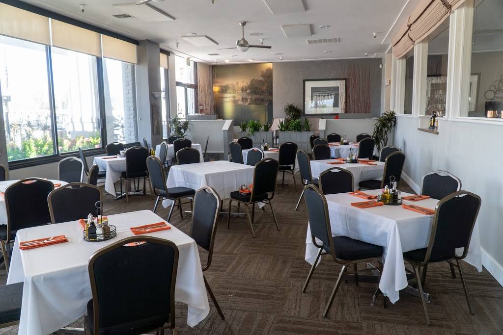 JAX Bar + Dining | restaurant | 68311 Paseo Real, Cathedral City, CA 92234, USA | 7603286571 OR +1 760-328-6571