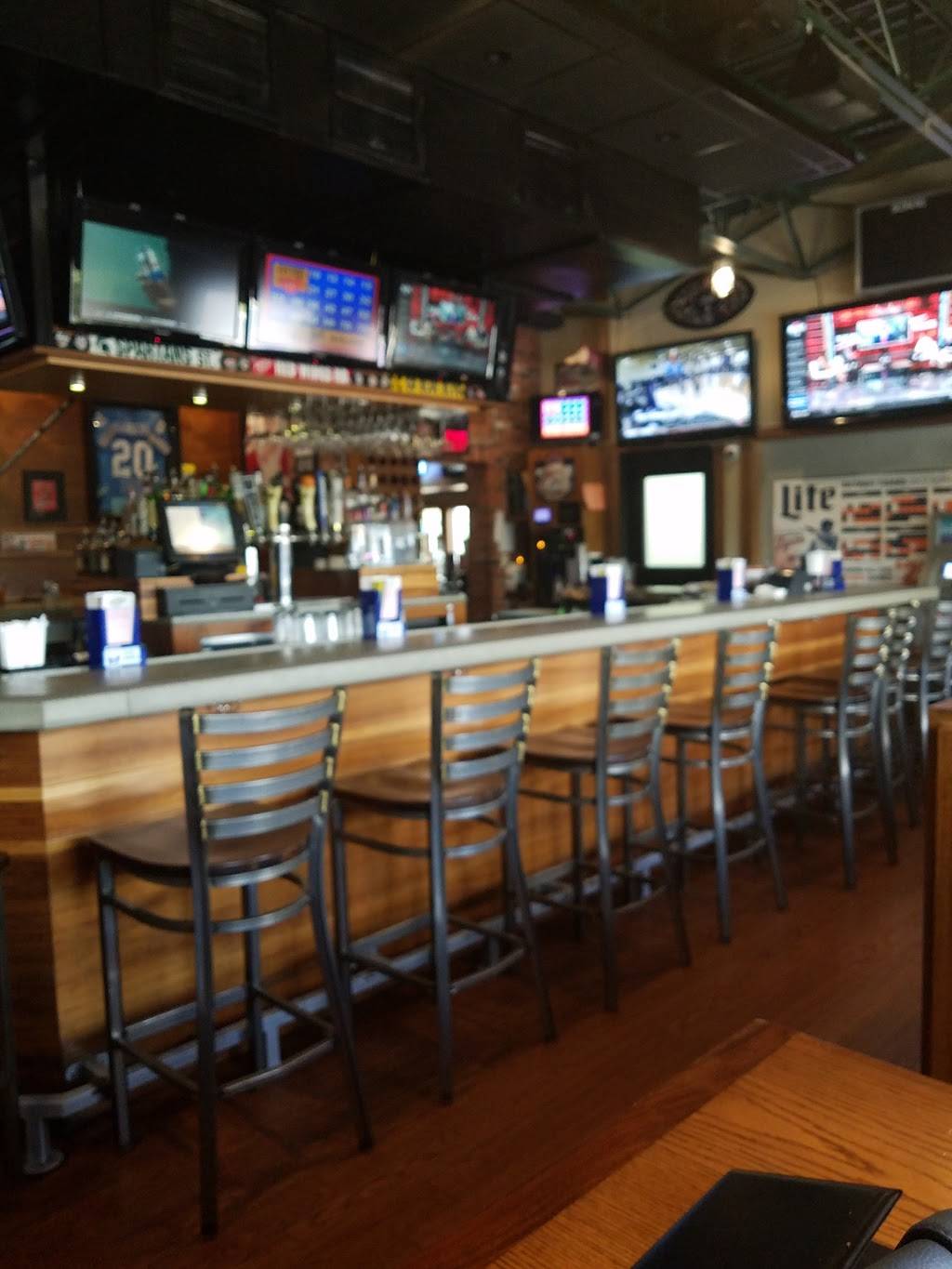 Peppinos Sports Grille & Pizzeria | restaurant | 1515 Eastport Dr, Grand Rapids, MI 49508, USA | 6165548880 OR +1 616-554-8880