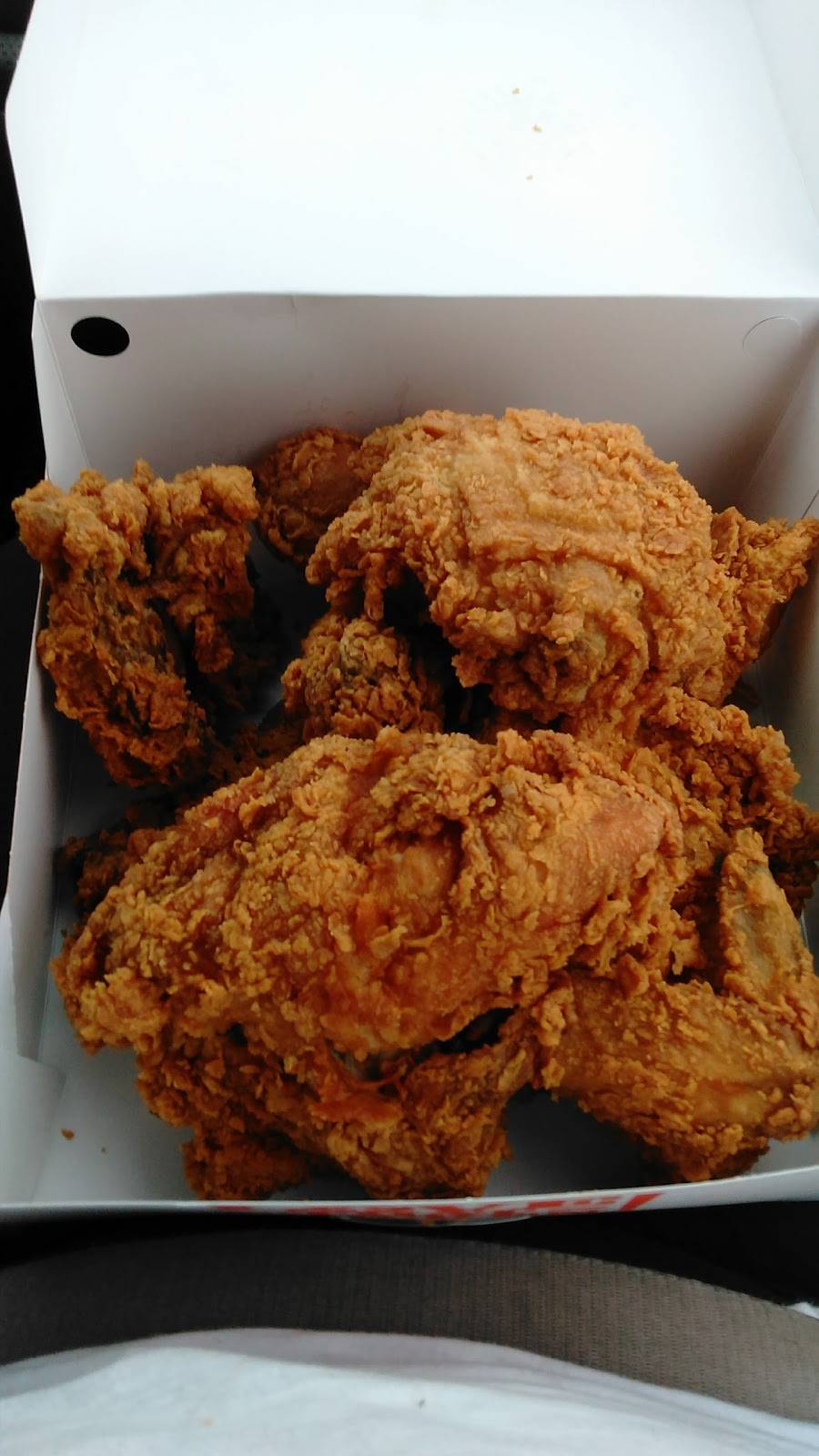 Popeyes Louisiana Kitchen | restaurant | 684 Nashville Pike, Gallatin, TN 37066, USA | 6154529500 OR +1 615-452-9500