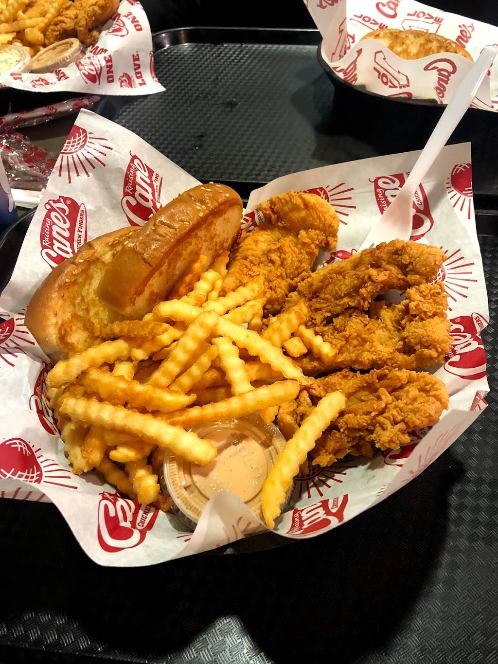 Raising Canes Chicken Fingers | meal takeaway | 1127 Garth Brooks Blvd, Yukon, OK 73099, USA | 4053503130 OR +1 405-350-3130