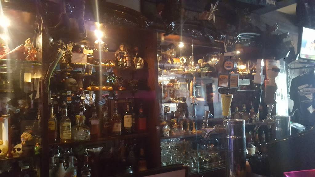 Wicked Witches Bar & Grill | restaurant | 919 Freeport Rd, Cheswick, PA 15024, USA | 7242757202 OR +1 724-275-7202