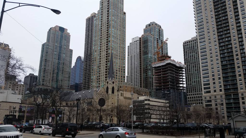 Dunkin Donuts | cafe | 10 W Chicago Ave, Chicago, IL 60654, USA | 3126431224 OR +1 312-643-1224