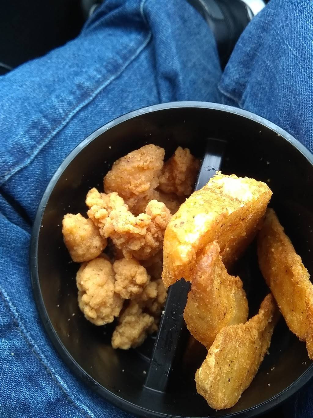 KFC | restaurant | 344 Walmart Dr, Camden, DE 19934, USA | 3026971250 OR +1 302-697-1250