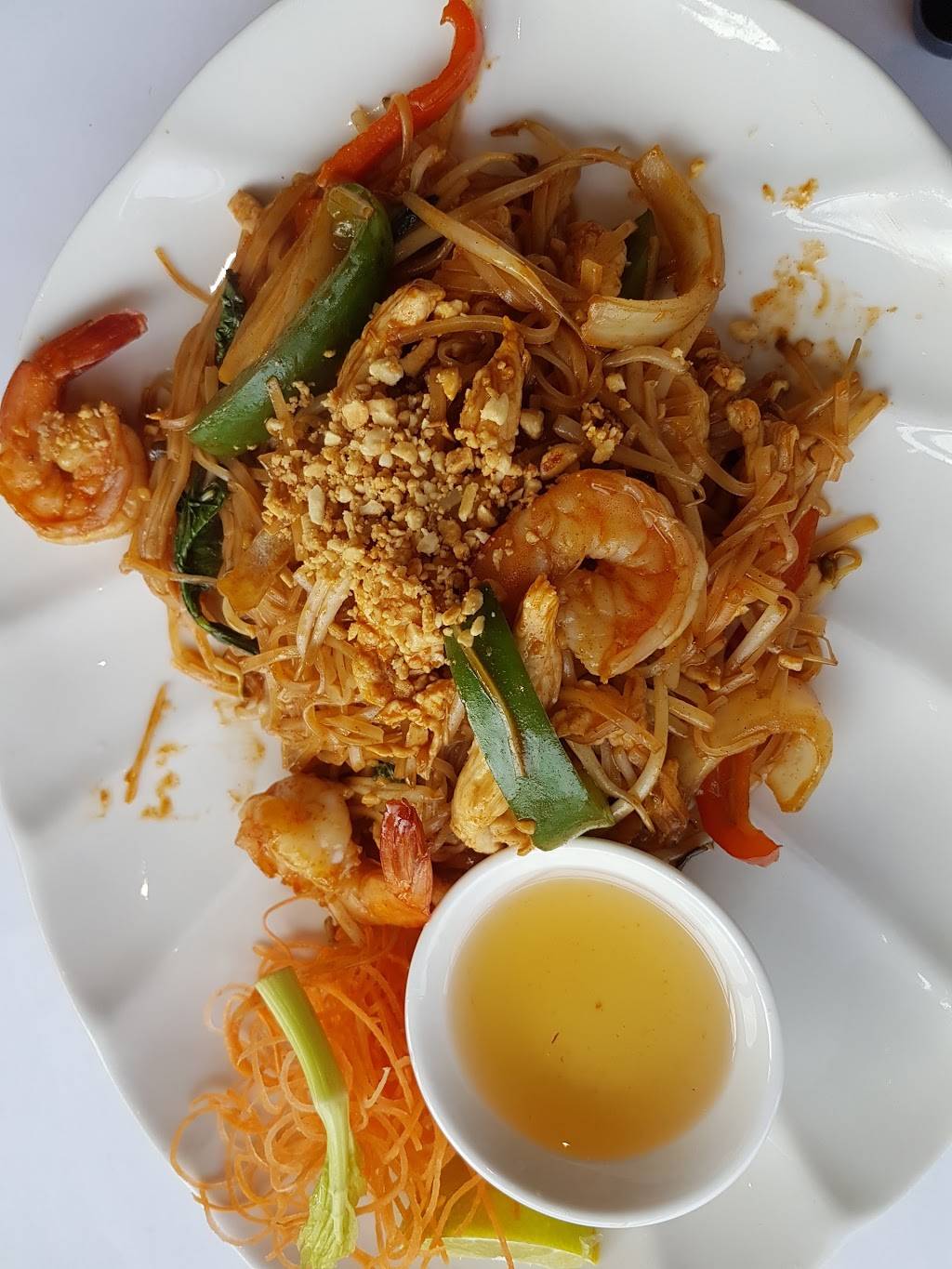 Basilic Vert | restaurant | 15 Boulevard Samson, Laval, QC H7X 3S5, Canada | 4506892221 OR +1 450-689-2221