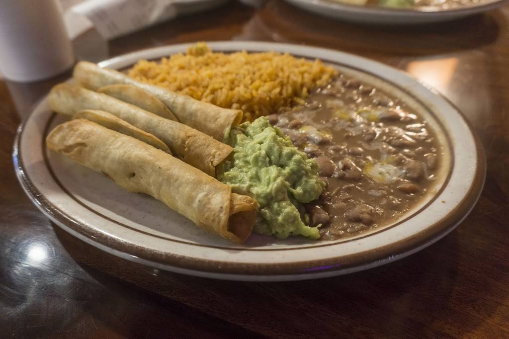 EL Ranchero | restaurant | 16155 Sierra Lakes Pkwy #100, Fontana, CA 92336, USA | 9098228101 OR +1 909-822-8101