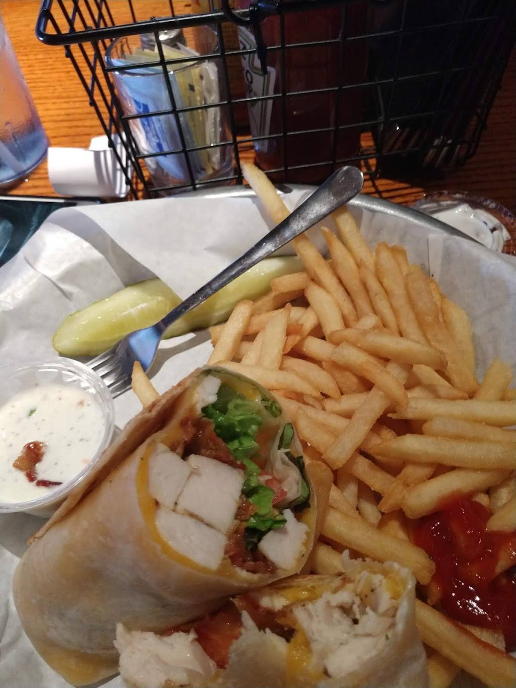 Hooligans Super Bar | restaurant | 2017 E North Ave, Milwaukee, WI 53202, USA | 4142735230 OR +1 414-273-5230