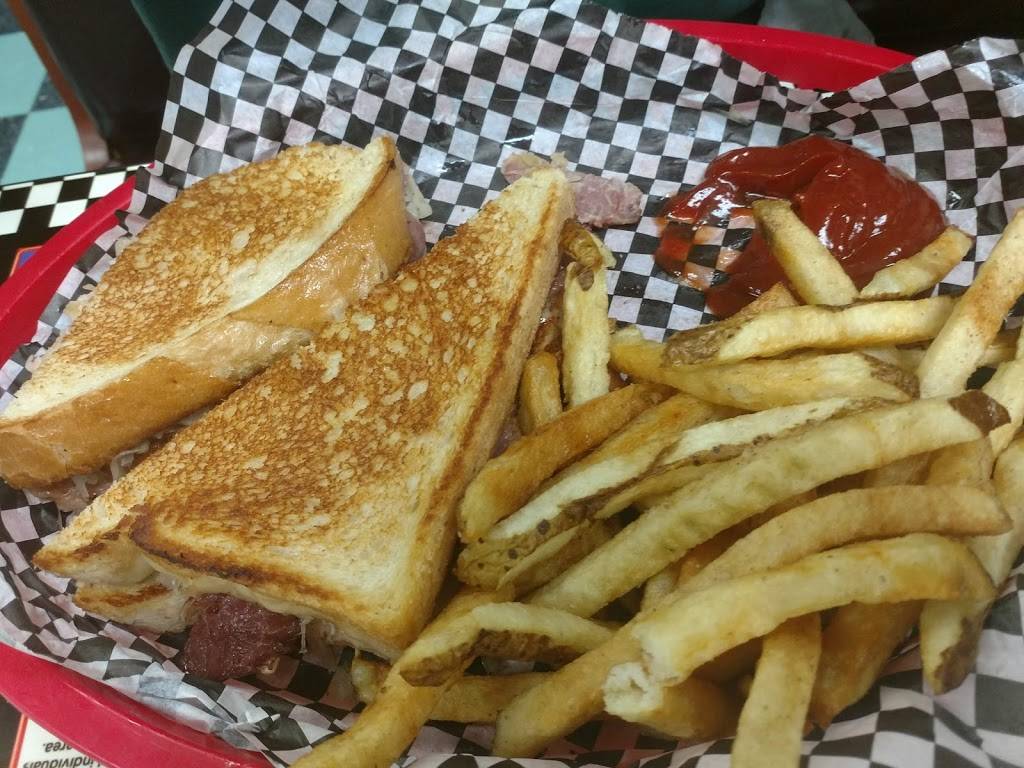 TCs Grill | restaurant | 2514 Old Niles Ferry Rd, Maryville, TN 37801, USA | 8659801905 OR +1 865-980-1905