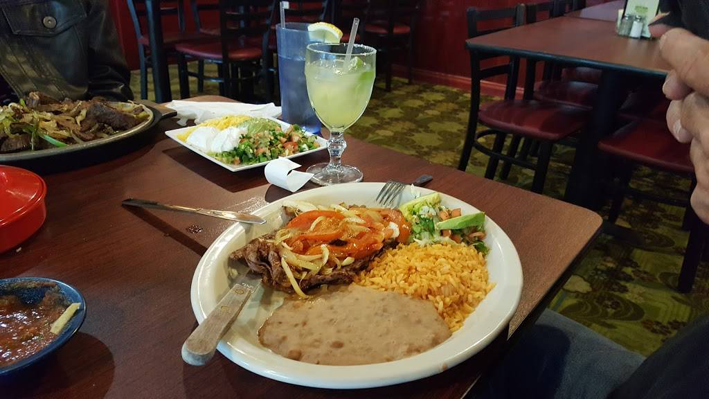 El Nuevo Mexico Restaurant | restaurant | 201 Childers Dr, Bastrop, TX 78602, USA | 5123211800 OR +1 512-321-1800