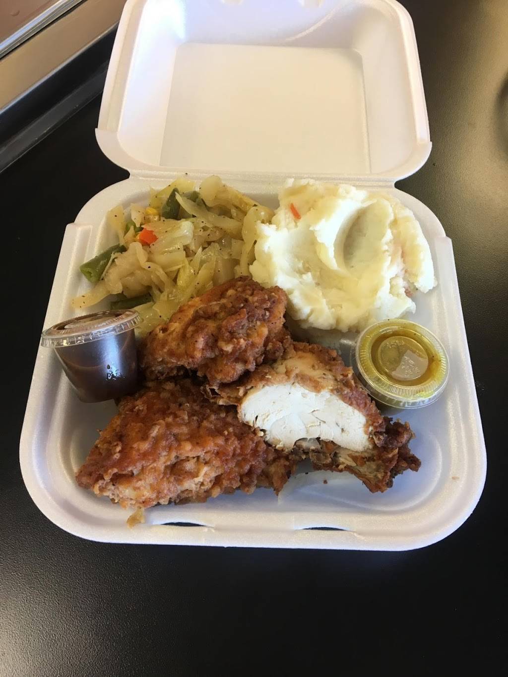 Jamaicas Drumpon Jerk | restaurant | 4980 Turney Rd, Garfield Heights, OH 44125, USA | 2167447109 OR +1 216-744-7109