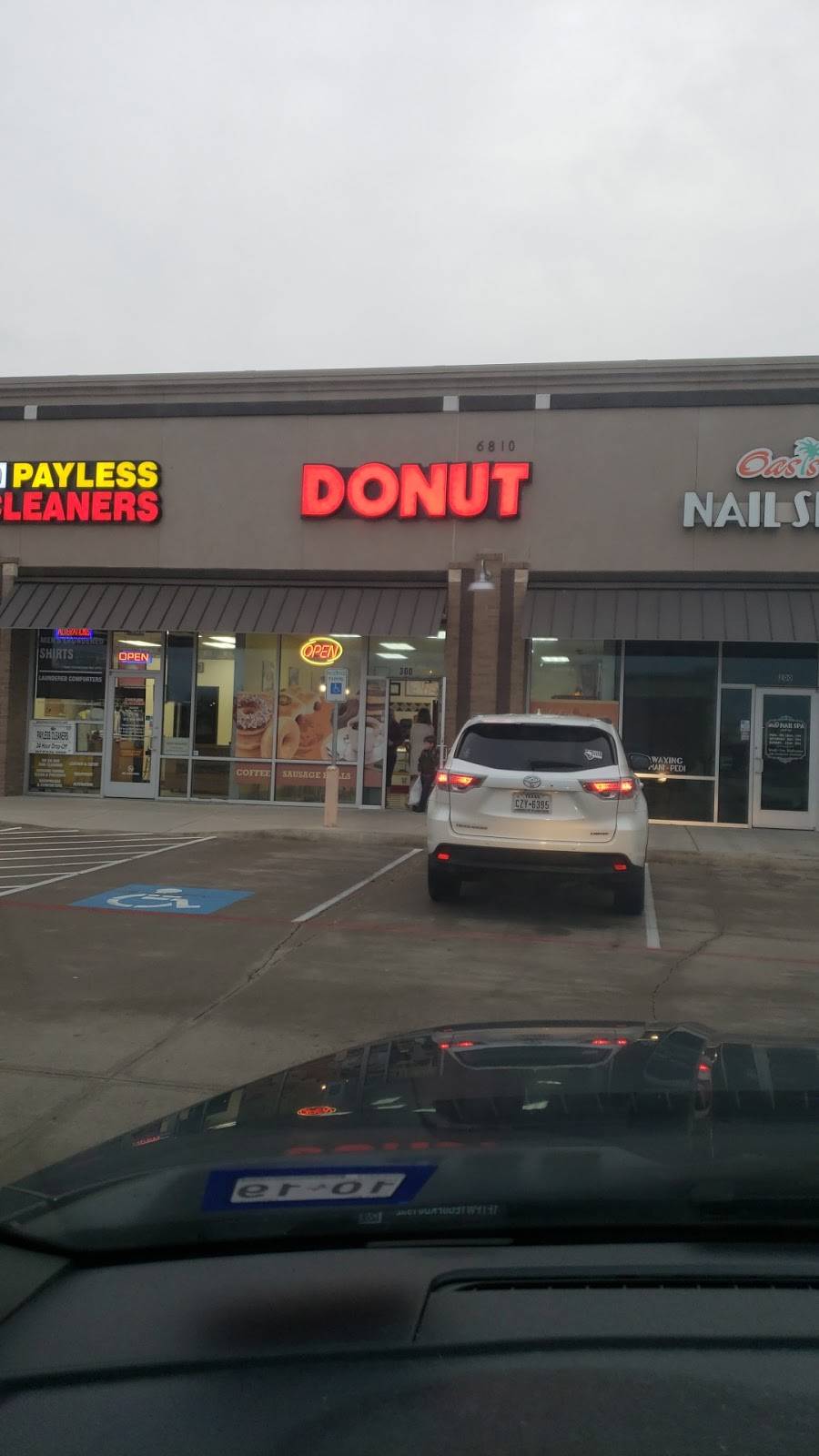 Bakers Dozen Donut | restaurant | 6810 Murphy Rd #200, Sachse, TX 75048, USA | 9724142100 OR +1 972-414-2100