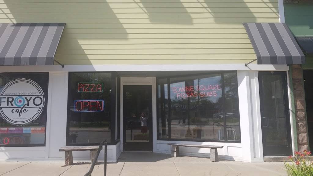 Towne Square Pizza | restaurant | 135 E Main St, Pinckney, MI 48169, USA | 7348785770 OR +1 734-878-5770