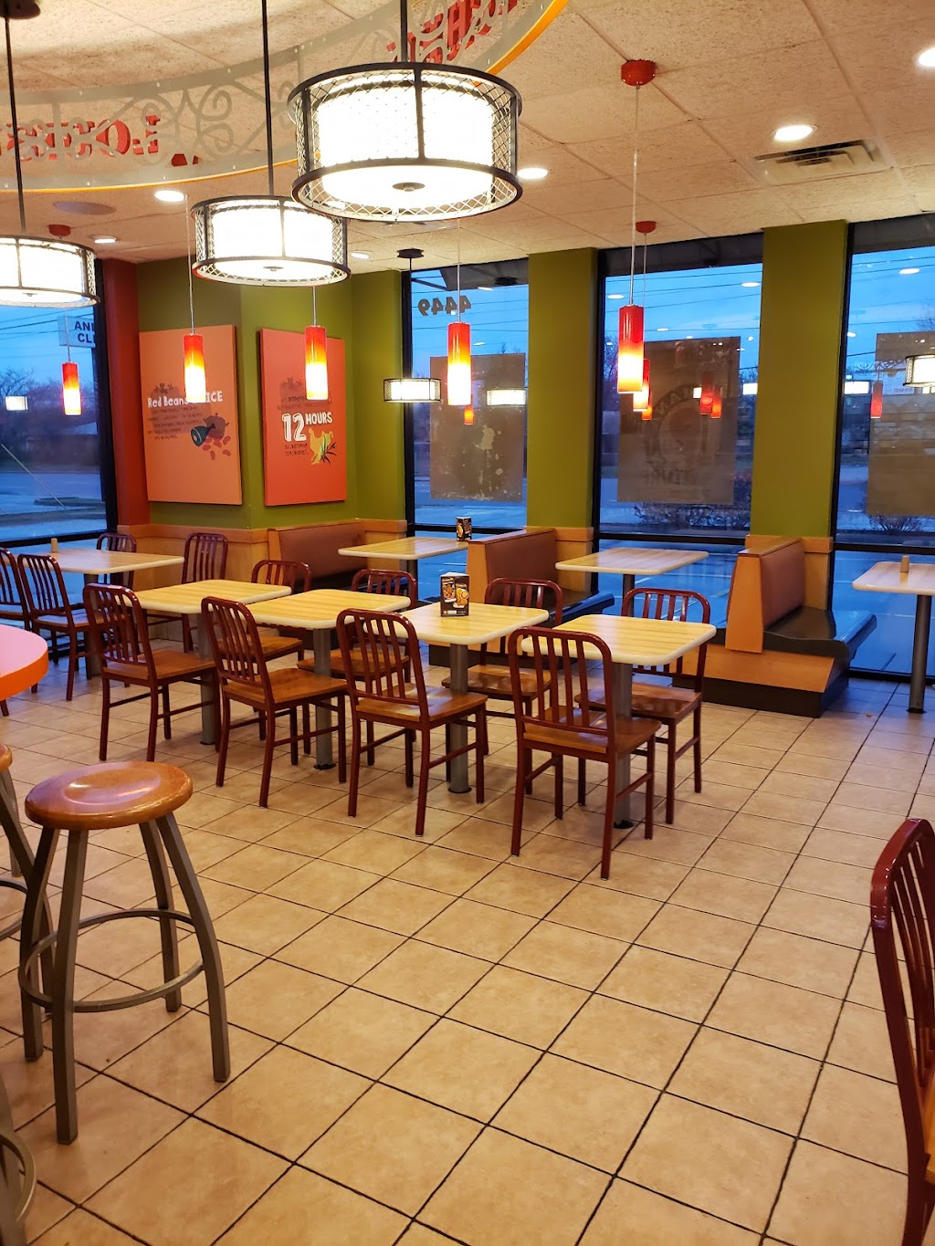 Popeyes Louisiana Kitchen | restaurant | 4449 Southwest Pkwy, Wichita Falls, TX 76308, USA | 9406969956 OR +1 940-696-9956