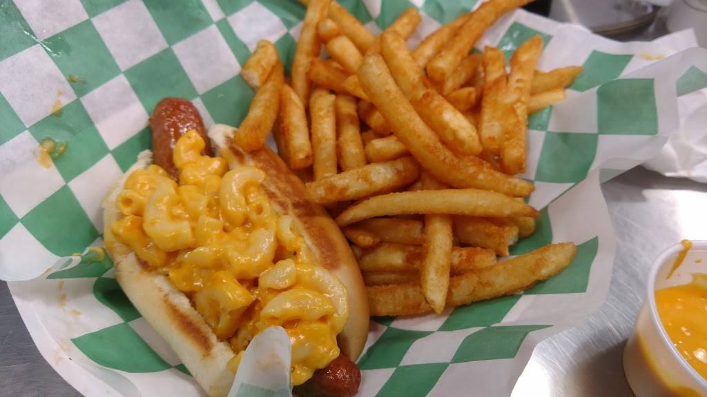 The Mug | restaurant | 117 Apple St, Greenfield, IN 46140, USA | 3174777550 OR +1 317-477-7550