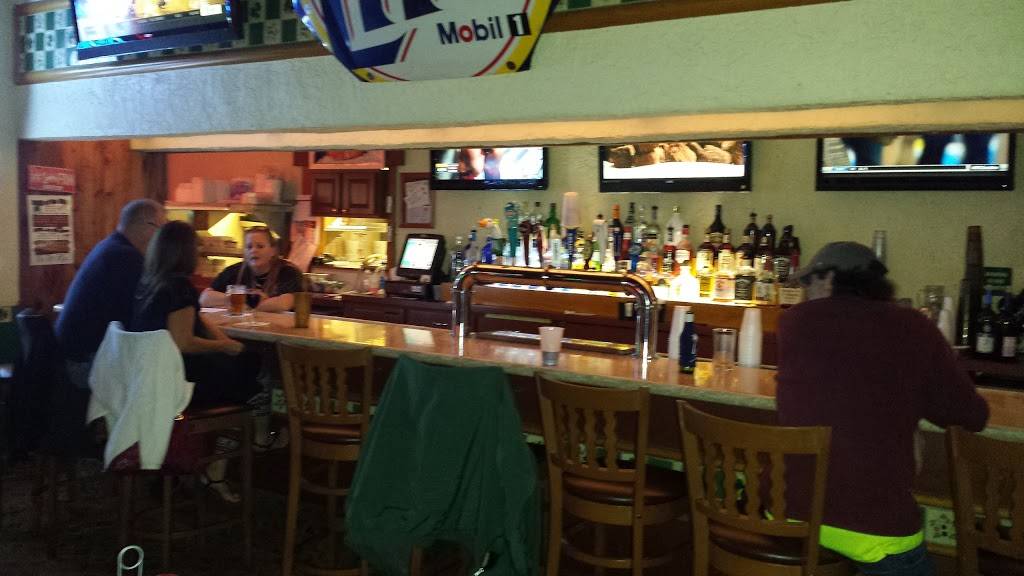 The PUB at the Bowl | restaurant | 890 Avenida Central, Lady Lake, FL 32159, USA | 3527532747 OR +1 352-753-2747