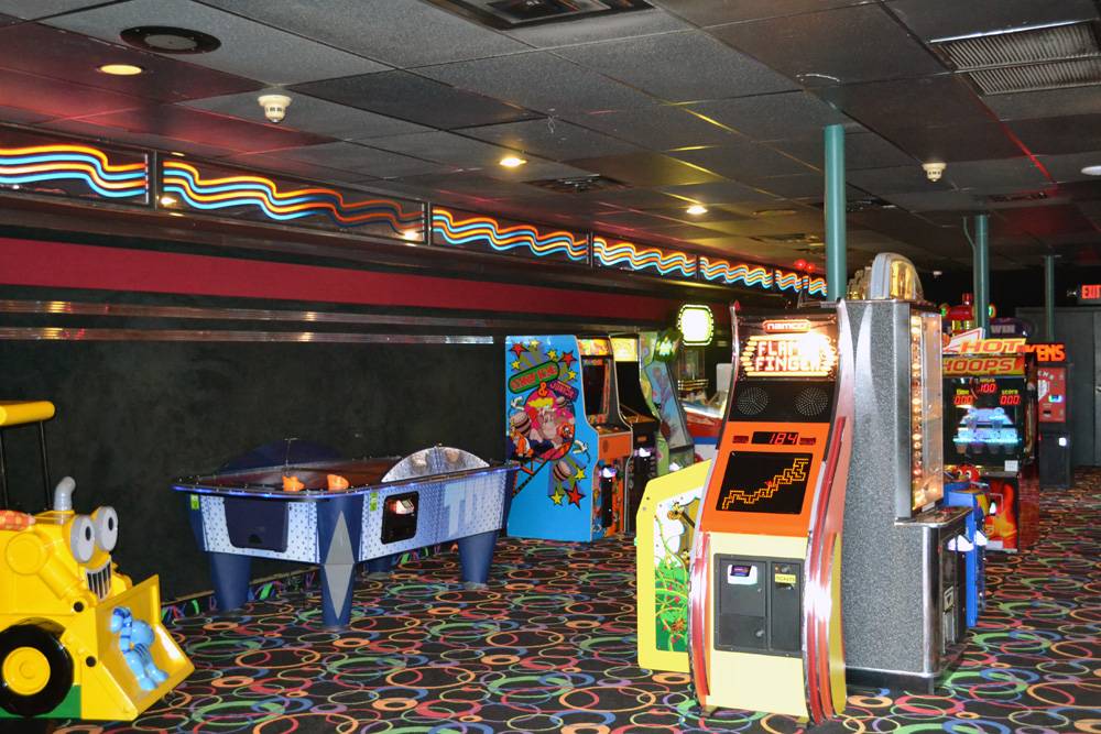 Haunted Trails Family Entertainment Center (Burbank) | restaurant | 7759 S Harlem Ave, Burbank, IL 60459, USA | 7085988580 OR +1 708-598-8580
