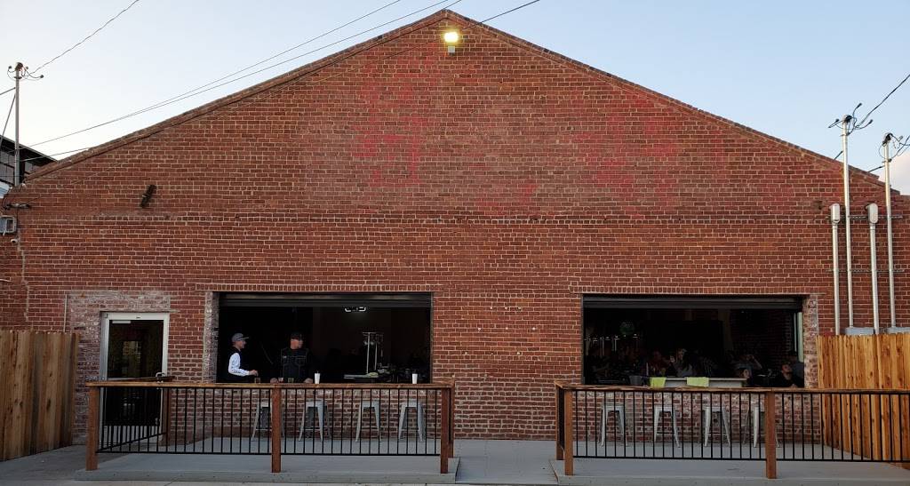 Stacked Bar And Grill | restaurant | 531 E Main St, Visalia, CA 93292, USA | 5593728480 OR +1 559-372-8480