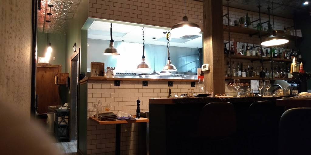 Racines Bistro Bar a Vin | restaurant | 741 Boulevard des Seigneurs, Terrebonne, QC J6W 1T5, Canada | 4504712577 OR +1 450-471-2577