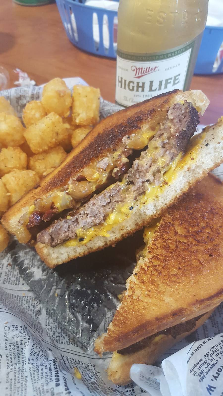 Oak Lawn Tavern | restaurant | 15483 MN-18, Brainerd, MN 56401, USA | 2188297656 OR +1 218-829-7656