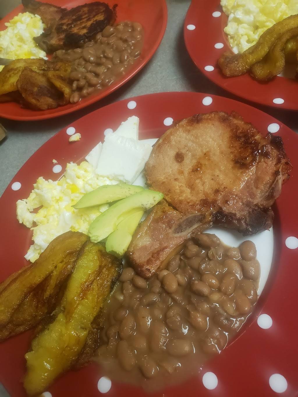 Comida hondureña la Catrachita | restaurant | 1161 N A St, Oxnard, CA 93030, USA | 8058248546 OR +1 805-824-8546