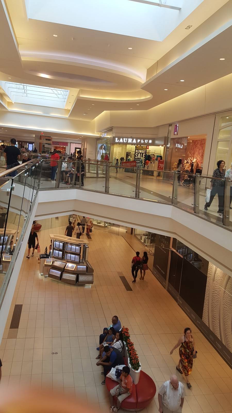 Scarborough Town Centre | shopping mall | 300 Borough Dr, Toronto, ON M1P 4P5, Canada | 4162960296 OR +1 416-296-0296