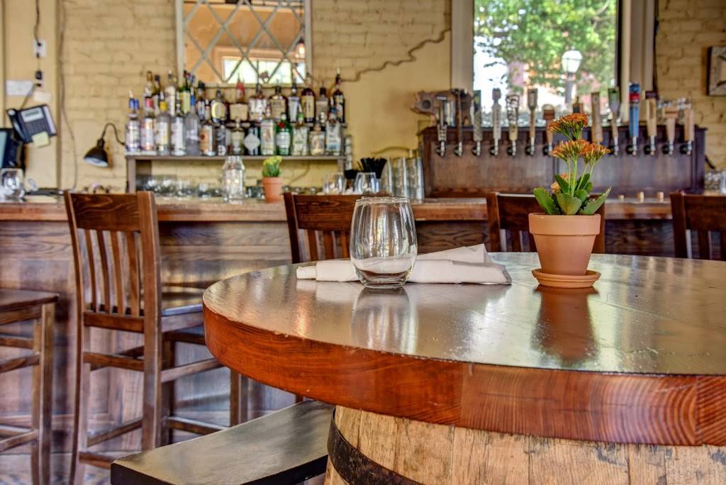 Little Tap House | restaurant | 106 High St, Portland, ME 04101, USA | 2077474089 OR +1 207-747-4089