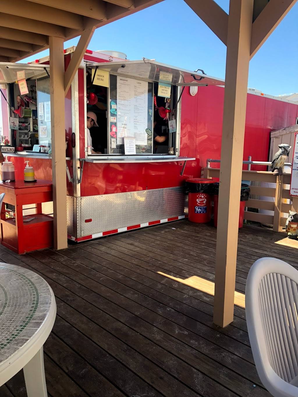 Little Mermaids | restaurant | 139 Atlantic Ave, Westerly, RI 02891, USA | 4015965681 OR +1 401-596-5681