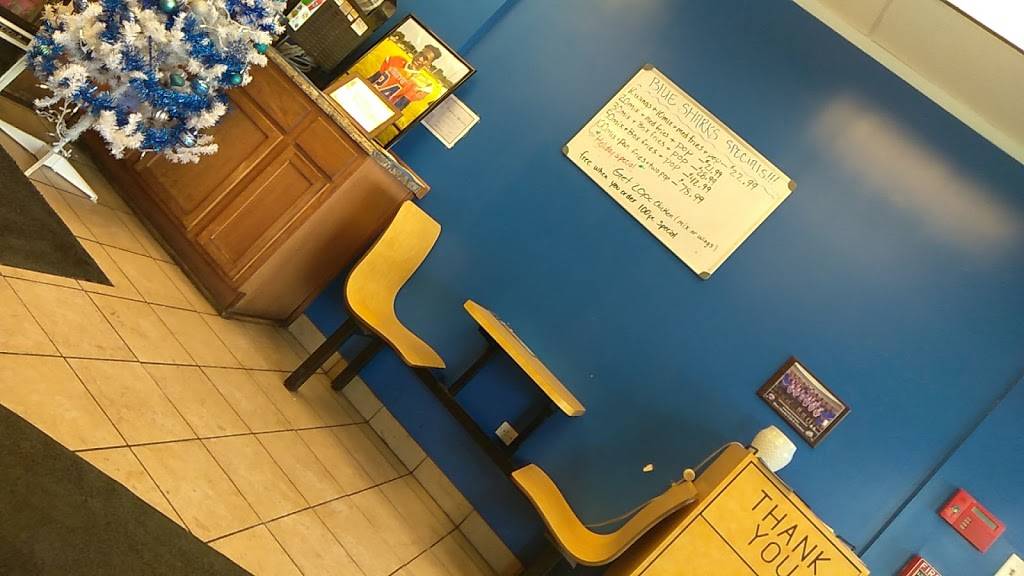Blue Sharks Fish and Chicken of South Chicago Heights | restaurant | 3332 Chicago Rd, South Chicago Heights, IL 60411, USA | 7087555700 OR +1 708-755-5700