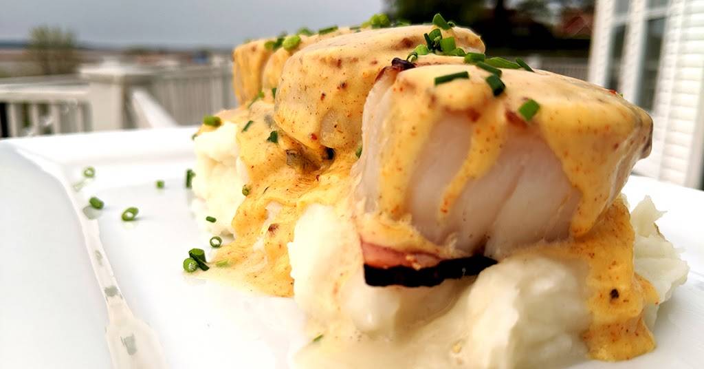 Chequamegon Grill | restaurant | 101 Lake Shore Dr W, Ashland, WI 54806, USA | 7156826727 OR +1 715-682-6727