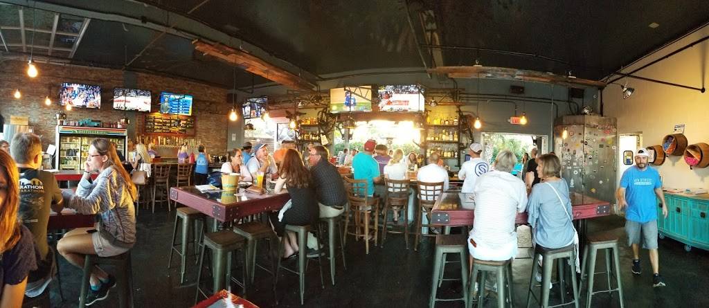 4th Street Fillin Station | restaurant | 382 N Orlando Ave, Cocoa Beach, FL 32931, USA | 3216132462 OR +1 321-613-2462