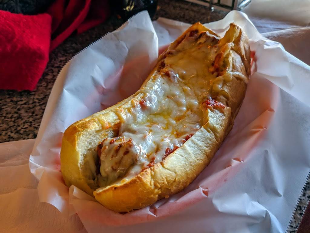 J. Dels Pizza | restaurant | 2664 Teaster Ln #104A, Pigeon Forge, TN 37863, USA | 8653663050 OR +1 865-366-3050