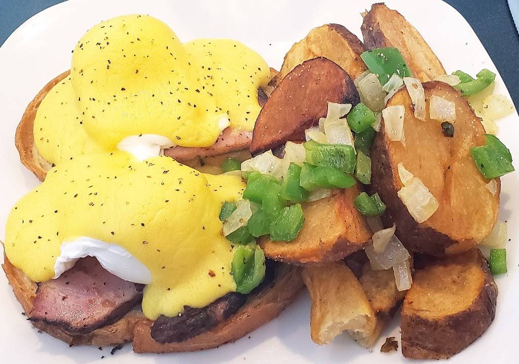 Edgewater Grille | restaurant | 1 E Water St, Newburgh, IN 47630, USA | 8128582443 OR +1 812-858-2443