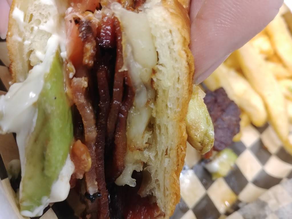 Smokeys Neighborhood Grill | restaurant | 501 E Bangs Ave, Modesto, CA 95356, USA | 2095546999 OR +1 209-554-6999